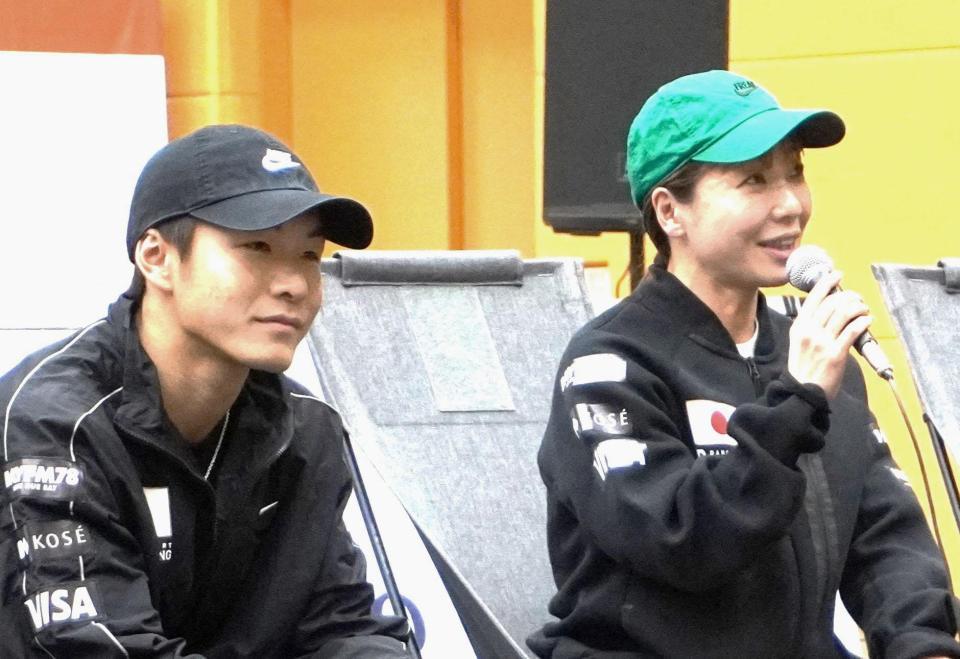 　ブレイキン日本代表の合宿を公開し、意気込みを語った福島あゆみ（右）と半井重幸