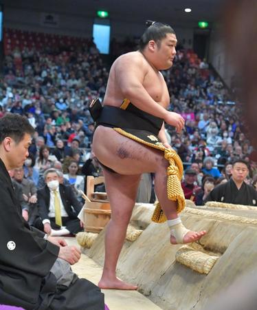 　幕内土俵入りに登場した尊富士（撮影・和田康志）