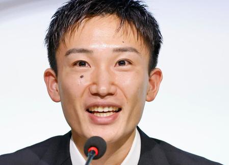 　記者会見で日本代表からの引退を表明したバドミントン男子の桃田賢斗