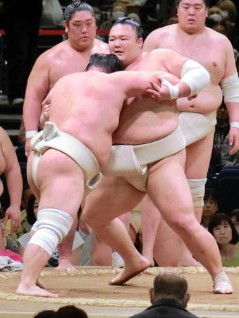 大相撲春巡業　幕内朝乃山が９日ぶりに申し合い稽古に参加　左肘の痛みは「だいぶ良くなった。気にならないので大丈夫」