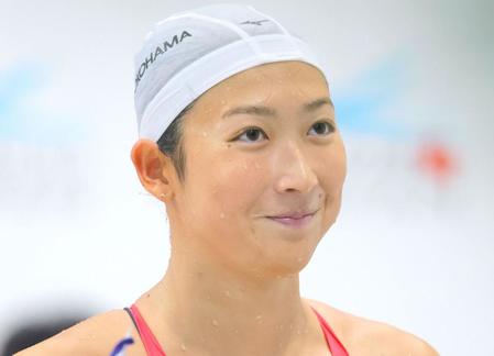 パリ五輪代表　池江璃花子が私服オフショット　ファンからは「最高の笑顔」「エレガント」「こんがり美肌」の声