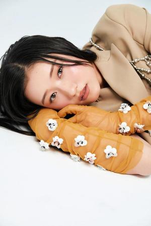 　モデルに挑戦した田中佑美『撮影／三宮幹史〈ＴＲＩＶＡＬ〉　（ｃ）集英社＠ＢＡＩＬＡ』