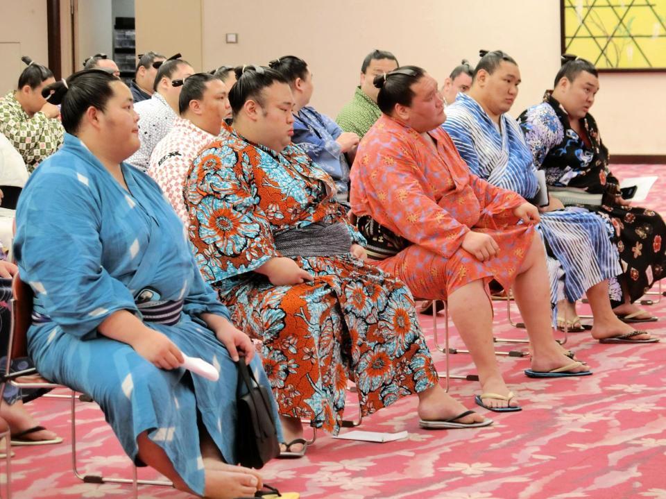 　力士会に出席した（前列左から）琴桜、貴景勝、照ノ富士、豊昇龍、霧島ら