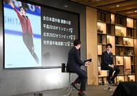 　競技生活を振り返る宇野昌磨（右）＝撮影・棚橋慶太