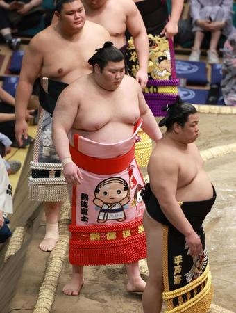 【写真】熱海富士の新しい化粧まわしにＳＮＳ注目「『バーコードおじさん』て呼ばれてる！