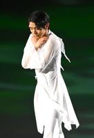 　幻想的な演技を披露する羽生結弦さん（撮影・堀内翔）