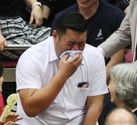 　大の里が初優勝を決め、感極まる父・中村知幸さん