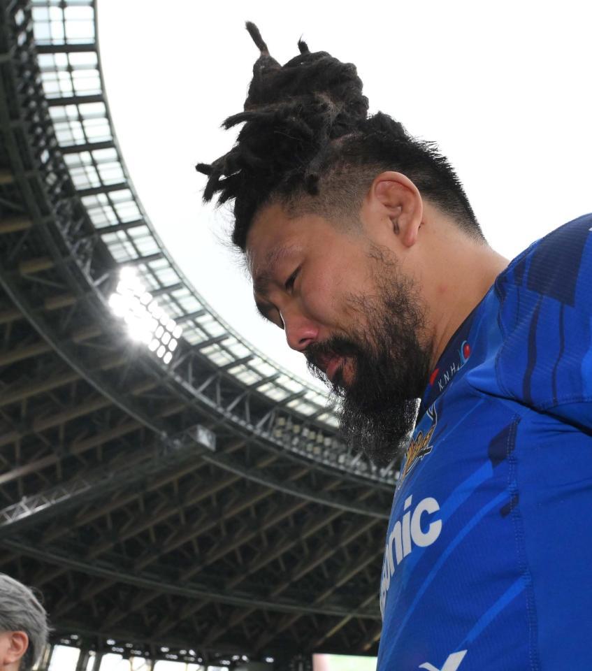 　去り際に感極まる埼玉・堀江翔太（撮影・伊藤笙子）