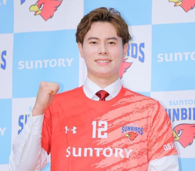 サントリーサンバーズ高橋藍選手 髙橋藍 | バレーボールキング