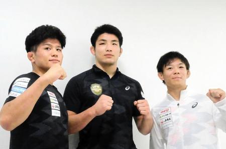 　ランキング大会から帰国したパリ五輪レスリング代表の（左から）清岡幸大郎、石黒隼士、樋口黎