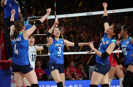 主将の古賀紗理那は「やったぜー！」と絶叫　パリ五輪出場決定の女子日本がセルビアを３－０で撃破