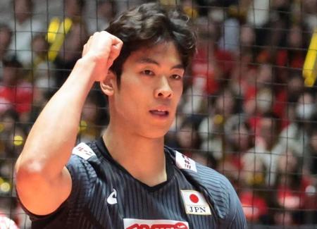 バレー男子　日本が８年ぶり米国に快勝　主力組温存もストレート勝ち　宮浦が爆発　３連続サービスエースも