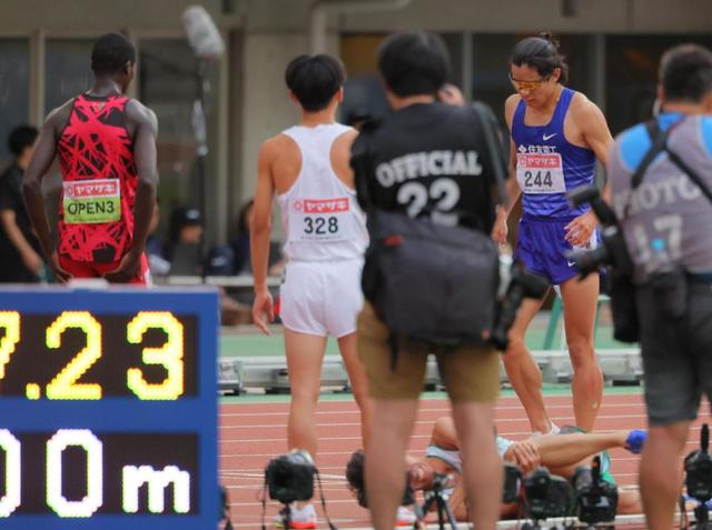 日本選手権で集団転倒　異例の救済措置
