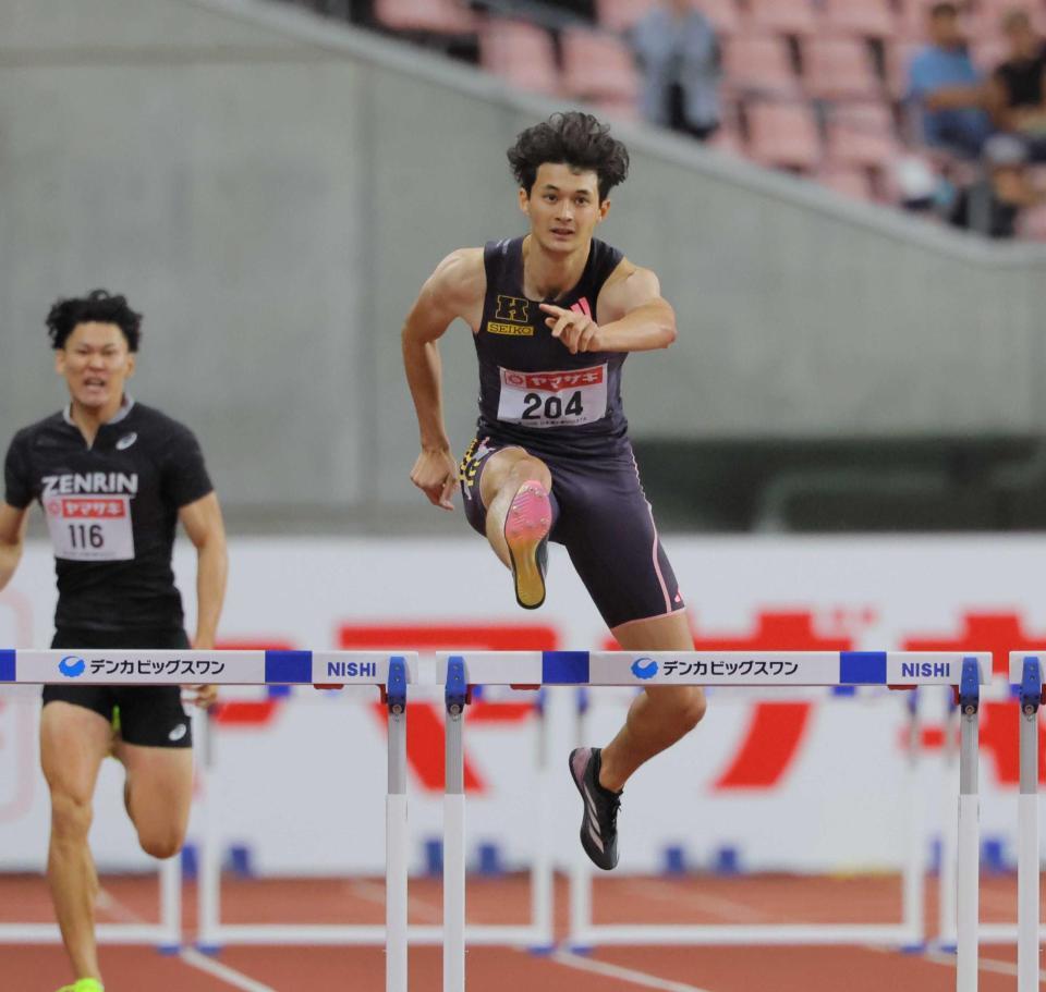 　男子４００メートル障害で４７秒９９をマークし優勝した豊田兼（撮影・吉澤敬太）