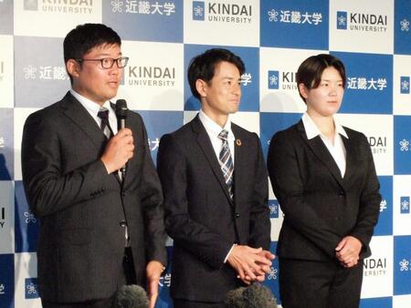 　パリ五輪への意気込み語る（左から）アーチェリー日本代表の古川高晴、中西絢哉、野田紗月