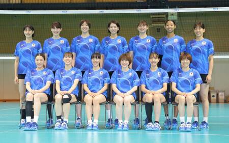 　笑顔を見せるバレーボール女子日本代表