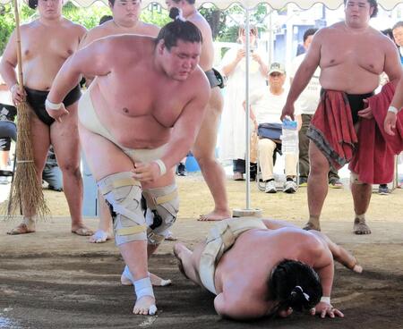 照ノ富士が新小結平戸海と１１番　２場所連続途中休場から復活へ「徐々に良くなっている」