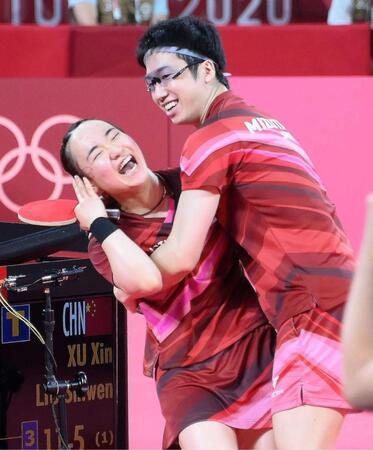 東京五輪金の伊藤美誠＆水谷隼氏　決勝で激突の中国ペアが「マジでうぜぇ」伊藤の闘争心に火をつけたポーズ「いざやられると」