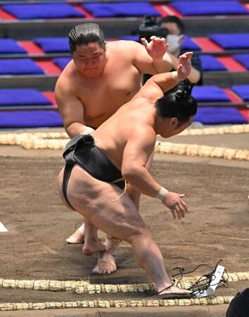 【動画】１年２カ月ぶりの復帰　敗れはしたが清々しそうな表情の炎鵬