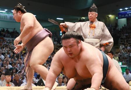 横綱照ノ富士がただ一人４戦全勝　大関陣は貴景勝が３敗目、豊昇龍が２敗目を喫する、関脇霧島にも土