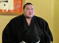 　１０回目の優勝を飾った名古屋場所千秋楽から一夜明け、会見する照ノ富士