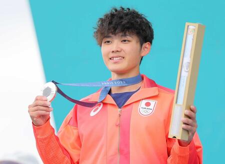 パリ五輪銀メダルの１７歳　帰国便は「ビジネスクラス」に！！「快適でした」感動した部分も明かす