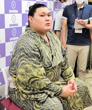 大の里　大関とりへ無心「考え過ぎず、思い切って」　秋場所12勝で目安33勝到達