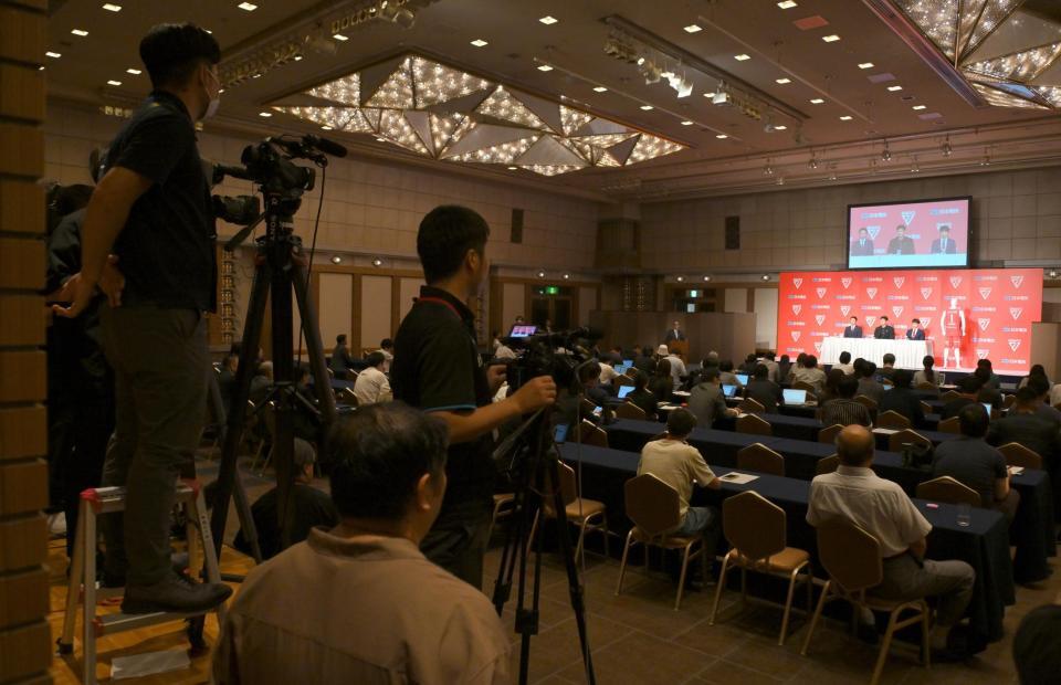 　渡辺雄太の千葉ジェッツ入団会見に集まった多くの報道陣（撮影・伊藤笙子）