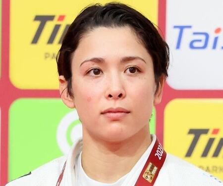 やっぱり日本のお菓子の威力はすごい　出口クリスタ　カナダでハイチュウ配りまくって「そっから友達」