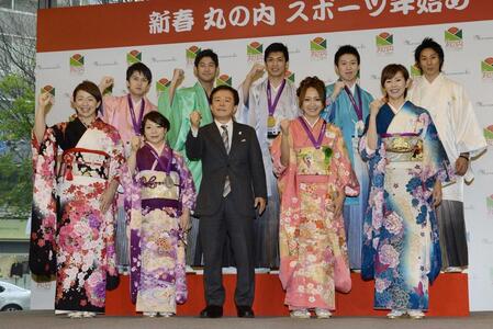 　２０１３年１月、浜口京子らオリンピアンとともに東京五輪招致を訴える陣内貴美子（前列右端）