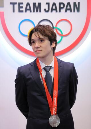 宇野昌磨さんに北京五輪団体銀メダル授与　８月の授与式欠席で「場を設けて頂けてとてもうれしい」