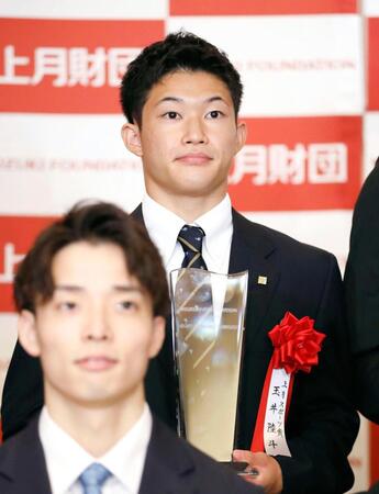 　「上月スポーツ賞」を受賞した玉井陸斗