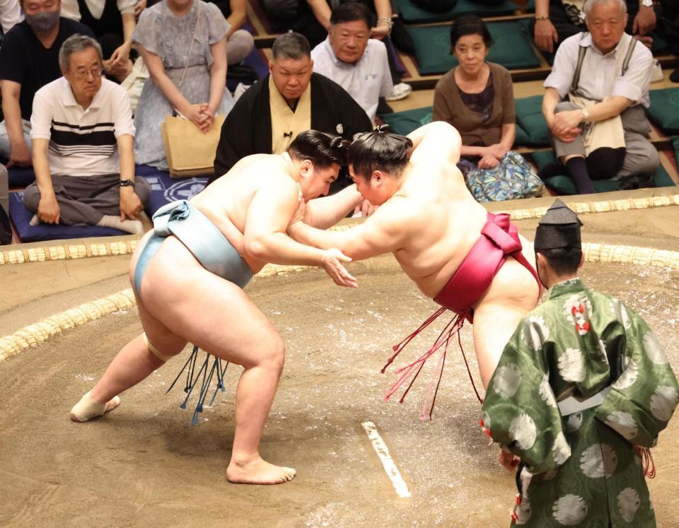 　欧勝馬（左）を破り３連勝の遠藤