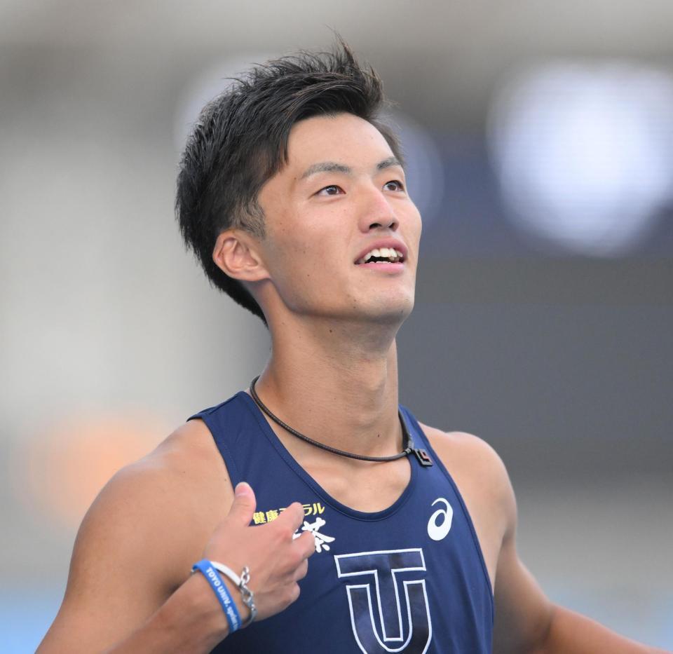 　男子１００ｍ予選１組、余裕の走りで準決勝進出を決めた東洋大・柳田大輝（撮影・伊藤笙子）