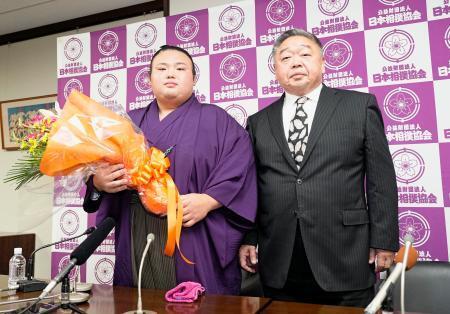 元大関・貴景勝「燃え尽きた」　２８歳で引退、目潤ませる