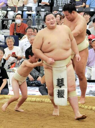 琴桜「原点の一つ」子供の頃に鍛錬した思い出の場所で意気込み新た　豊昇龍は「日本のふるさと」　大相撲・柏巡業