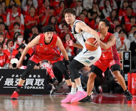 宇都宮・比江島慎　開幕戦延長惜敗に悔しさ　Ｂリーグデビューの渡辺雄太とマッチアップ　５点にとどまり「さすがだなと」