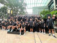東京・日本橋に集結したラグビー・オールブラックスの選手たち