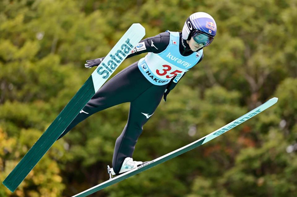 　女子ラージヒルで２位の高梨沙羅の１回目