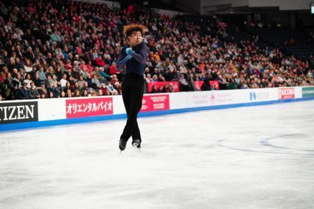 　スケートカナダ最終日、男子フリーで演技する佐藤駿＝２７日、ハリファクス（ＵＳＡトゥデー・ロイター＝共同）