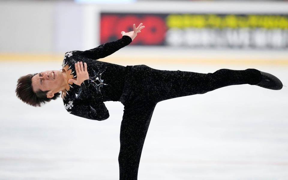 　男子で優勝した織田信成のフリーの演技。11年ぶりの全日本選手権出場を決めた