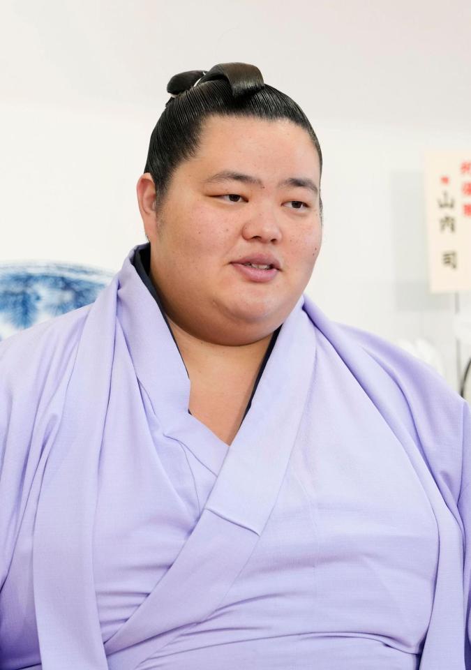 大相撲九州場所での初優勝から一夜明け、記者会見する大関琴桜