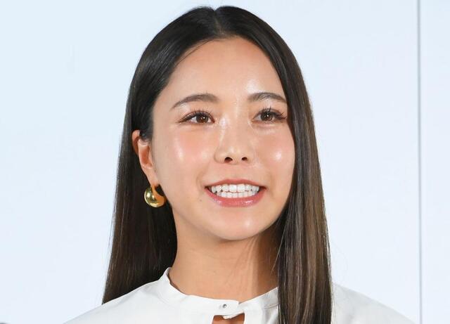 すっかりモデルさん」「ますます綺麗に」高梨沙羅 冬景色に凛として