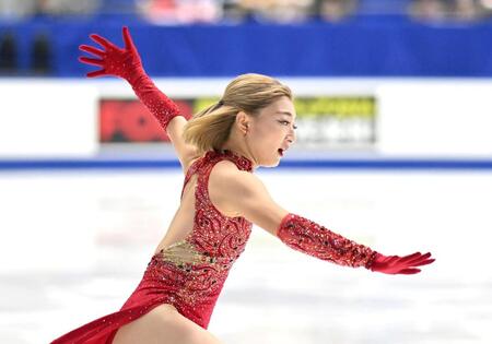 　優雅に舞う坂本花織（撮影・北村雅宏）