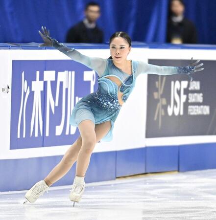 　氷上を滑る吉田陽菜（撮影・北村雅宏）