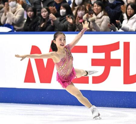 　華麗な演技を披露する千葉百音（撮影・北村雅宏）