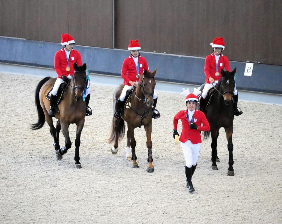 　都内で行われたクリスマスイベントに出席した初老ジャパンの（左から）大岩義明、田中利幸、北島隆三、戸本一真