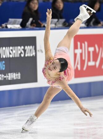 　華麗な演技を披露する青木祐奈（撮影・北村雅宏）