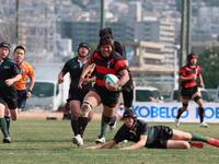 後半、ディフェンスを引き離しトライを挙げる近大和歌山・高尾瑛光（撮影・立川洋一郎）