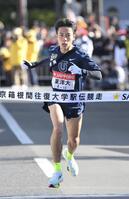 往路９位でゴールした東洋大・宮崎優（撮影・伊藤笙子）